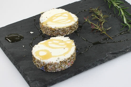 Rezept Gegrillter Ziegen-Frischk&auml;se auf Honig